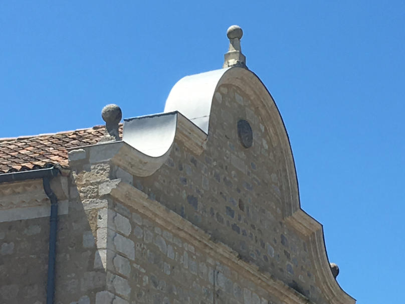Travaux de charpente traditionnelle au théâtre municipal de Condom